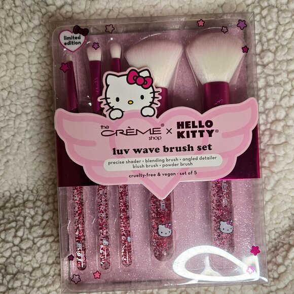 Hello Kitty x Creme Shop Luv Wave Makeup Brush Set Limited Edition - Picture 4 of 4